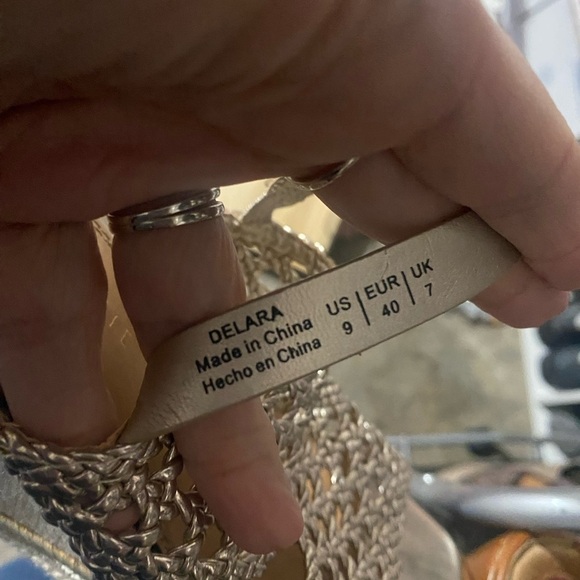 Delara size 9 Kelly and Katie wedge gold and cream shoes - Picture 10 of 10